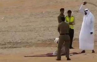 Этой дурочке крупно повезло что она живет в цивилизованном Иране, а не в Саудовской Аравии - там бы ей или голову отрубили или камнями побили.
