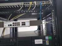 Вот Вам смешно, а я уже склоняюсь к такому варианту, ибо ушей производитель не поставляет больше, а крепления и без того не стандартные... 
Либо так, либо опять же не стандартную полку...