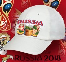 Нарасхват: что футбольные туристы отрывают с руками у торговцев сувенирами в России?