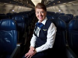 Как стать стюардессой и бортпроводником. Что надо для этого уметь?