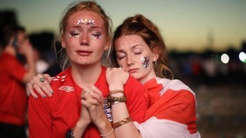 Я один здесь вижу блёстки единорога???