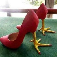 Ходить на цыпочках.
.