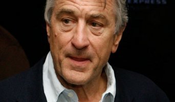 Голливудские секс-символы 90-х: тогда и сейчас