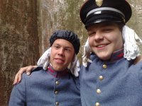 А если заменить в рассказе фамилию Сталин на фамилию Чайка, Шувалов, Медведев и любую другую чиноаничью современную, то получится абсурд и алогичность. У современных чиноаников дети гении маркетинга или весьма успешные чиновники, рожать релейщиков кабельных сетей и героев отечества они разучились.... Зато неплохо рожают американских военых.