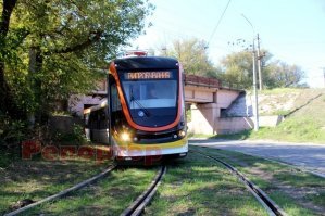 У нас в Днепре большинство старых трамваем колесит, но  обещают закупить новые, или б/у из Европы. А пока только такие. Старые выкладывать не стану, их и так все знают!