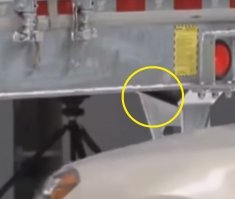 там разница не в болтах, а в диагональных усилителях, которые работают "на упор" и не дают сложиться стойкам бруса.