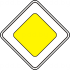 Вне населенных пунктов знак устанавливается за 100-150 метров до перекрестка.