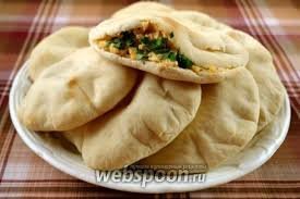 а не проще питу купить и туда всё положить ? Она же уже двойная...