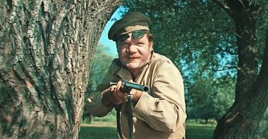 Народ, не подскажете, что это за ствол? Калибр великоват для винтовочного, а у охотничьих имхо такого затвора не бывает...