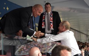 Не портрет, а сам Черчесов лично