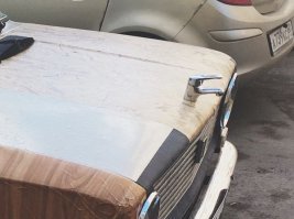Автовсячина. Фигурки на капотах