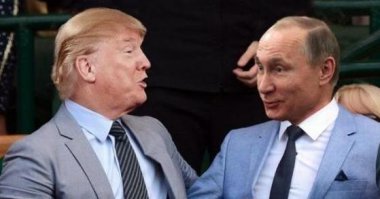 Так что, теперь Трамп больше не чмо ? Любовь, дружба, жвачка ? 

ЗВОНОК ПЕСКОВА ЭРНСТУ : 

"Алё, Костян! Срочно переворачиваем всё кверху жопой! ВВ смотался в чушку и перетёр с Дональдом! Тема такая: Пиндосы теперь кореша, всё пучком! Давай пни там под зад  Киселёва, Соловьёва, Малахова, там ещё еврей такой долговязый в очках...Короче давай, действуй! А да забыл! Это всё для пердунов, а ребятишкам запускай по всем каналам мульты про утку Дака Дональда. Во! Работай, мля!"