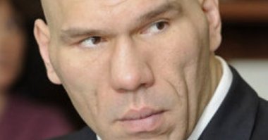 Ни она ни он не глупые люди. Но они не подходят для руководства - нужны другие качества, нужны другие знания. Я не против них, я за людей изучающих всю жизнь юриспруденцию и экономику.