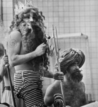 Гагарин и Леонов тоже участвовали в этом челлендже :)