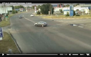 Хороший кадр, спорим виноват будет поворачивающий?