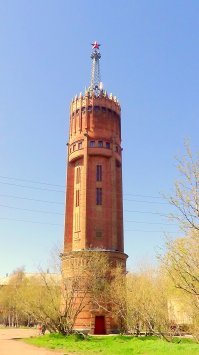 Памятник архитектуры. Водонапорная башня в городе Инте Республики Коми.