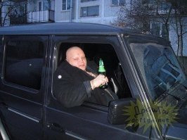 а ведь на самом деле, не такая уж и байка.
Как нам кажется опустившийся ниже плинтуса человек, на самом деле  имеет большее сочувствие, чем "человек" который сыт и доволен по жизни.
не буду приводить пример наших всемирно известных политиков, которые нашли "время" объявить о пенсионной реформе