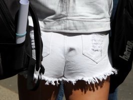 жопу забыла надеть!