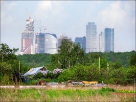 Москва Сити тоже контрастами может порадовать