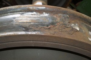 после торможения, на колесе "ползун" возникает