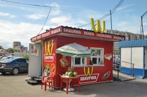 А в этом ресторане вы можете выпить пива, а детям заказать арбуз.