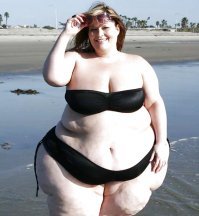 То есть, голая женская грудь детей травмирует, а вот такое - норм???