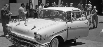 А как же без этого? 1957 Шевроле Бел Эир.  Диктатор Трухийо (Трухильо). Доминикана.  Засада 30 мая 1961 года.  Он сам всегда был за рулем.

On Tuesday, 30 May 1961, Trujillo was shot and killed when his blue 1957 Chevrolet Bel Air