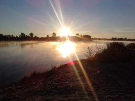 6 утра. Рыбалка на реке Припять.