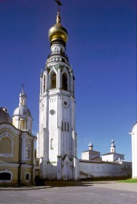 Циферблата нет, но каждые 15 мин отзванивается.
Вологда