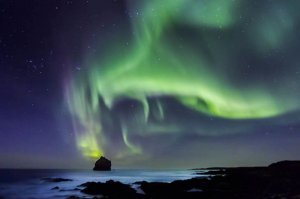 На Севере можно наблюдать вот такую красоту:
.