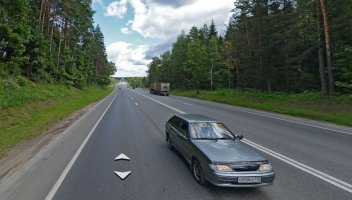 Так я и говорю - вы читаете пункт, не понимаете его и ездите как идиот на волге!
В то время как остальные, кто понимает этот пункт правил НАКАТАЛИ КОЛЕИ ровно на две полосы движения в одном направлении.

Помимо слабой умственной развитости не позволяющей вам осмыслить ПДД, вы вероятно еще и подслеповаты так как не только не видите следов на дорожном полотне, но и не можете рассмотреть расположение транспортных средств.

Фрагмент трассы М3 расположено всего в паре километров от событий ролика, думаю, вам вообще моСх взорвет