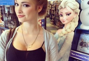 Иллюстратор из Индонезии превращает незнакомцев в аниме-персонажей