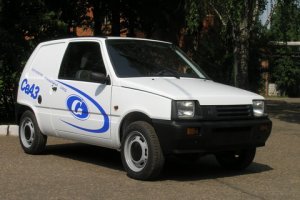 Тюнинг тут конечно присутствует, но пикап на базе Оки выпускается серийно. Их делает СеАЗ, также делаются еще и фургоны.