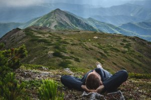 Мдя, вот так почитаешь комменты, так Сахалин вообще wasted lands, оказывается.
ЖД закрыли в девяностых из-за износа. Реально было проще дать крюк километров в двести, чем её чинить. ЦБЗ.. ну, насколько помню, они и не при японцах были построены. Заброшены по экономическим причинам - делать на острове бумагу так себе качества, а потом тащить на материк, где она никому никуда не впилась - ну такое себе. Маяки.. ну с очевидностью, GPS.
А так.. ну место и место. Не ад далеко, хотя и не Мск. Люди живут, что-то строится, дороги делают, природа красивая..
