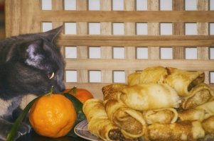 Если руки из жопы настолько растут, что яйца в скорлупе жарят, то вообще не о чем говорить. И совершенно не понимаю, как можно сравнивать работу профессиональных фуд стилистов или еду с подачей из ресторана с тем, что приготовил сам. 

Не знаю, у нас в семье всё выглядит лучше, чем у них в инстаграме.