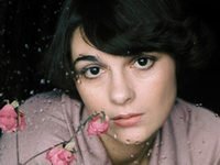 Какие красивые женщины! Красивые именно своей естественностью... И какие актрисы. Люблю их, особенно Муравьеву, Терехову, Остроумову, Соловей... а Быстрицкая и Васильева это по-моему вообще что-то мега-уровня! Да всех люблю! 
Еще:
Светлана Тома