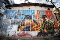 Вадим Герасименко и Феликс Машков из команды Concrete Jungle Владивосток.


Проект  9 мая 
Адрес Алеутская, 17


Проект  Жители переулка 
Адрес Лазо, 8


Проект  Окно в Европу 
Адрес Светланская, 72 (набережная Цесаревича)