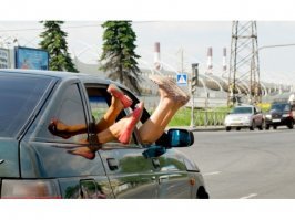 Я все понял вот в чем  проблема Вы слышали фразу " Какая у тебя удобная  уйня для ноги ? " а Вот как это выглядело !!! ))