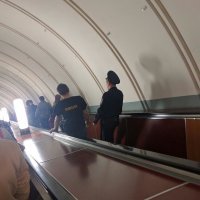 Матерый сесуриту!Мента арестовал.