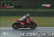 Авария дня. Байкер вылетел на встречку и устроил замес