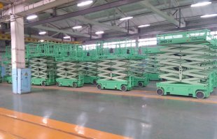 В этом стихе не хватает строки  "Мы оживляем металл" !!!                                                                 Я как  инженер -конструктор могу сказать , что всё чем вы пользуетесь -разработано нами !!!     Но  нас очень мало, и все меньше и меньше хороших к сожалению!