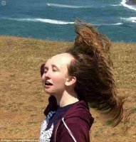 Художник показывает непостоянство человеческой личности