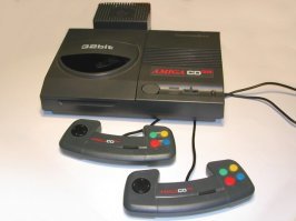 Ну да, продавалось сие чудо слева от лестницы где буратино корчился. 

Но мне лично в то время другая консоль нравилась.