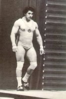 Это супертяжи, а средние и легкие как раз вполне себе рельефны. 86 кг - это как раз полутяж, и там рельефных тоже хватает.
Давид Ригерт 
Юрик Варданян 
 
И это первые, кто вспомнился