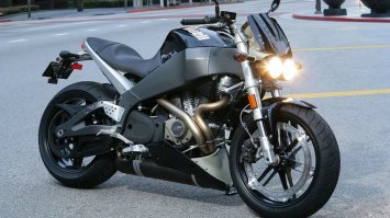 Стритфайтер подозрительно напоминает Buell..))))