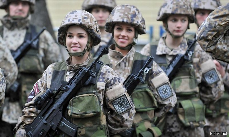Это какой-то добровольческий батальон подготовка к параду. .и да свастика настоящая. погуглил.