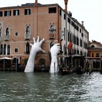 А это Венеция.
Сначала доставка

А потом вот как-то так