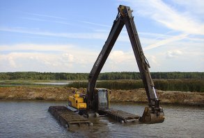 Экскаватор-амфибия "Вольво"