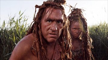 Их нравы: за секс до брака индонезийскую пару облили экскрементами. Видео