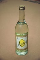 Эххх. Жалко что у нас такую перестали делать. Хорошая водка была: